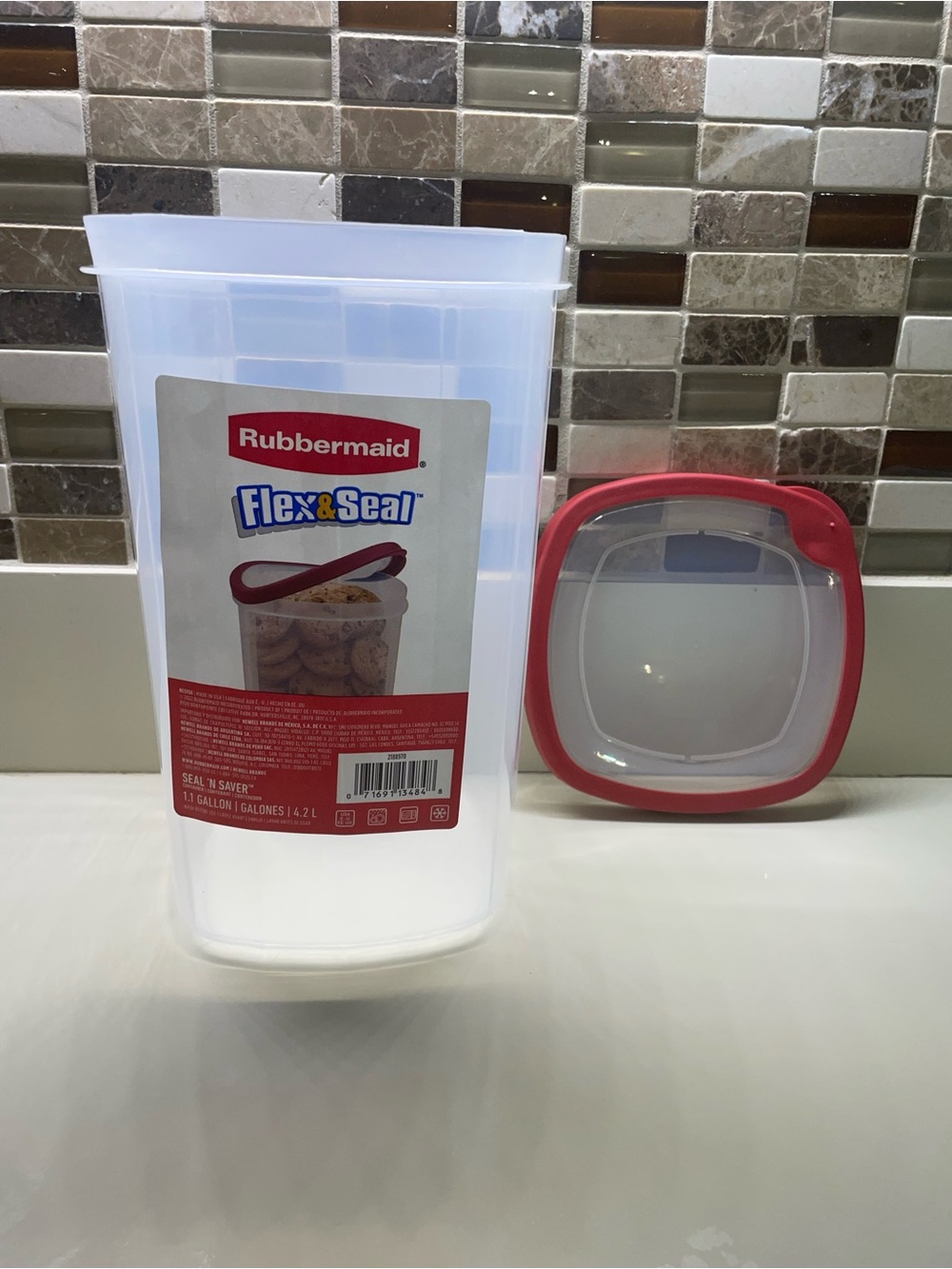 Rubbermaid Flex&Seal Clear Food Storage‎ Container Red Lid, 1.1 gallon, NWT, OS